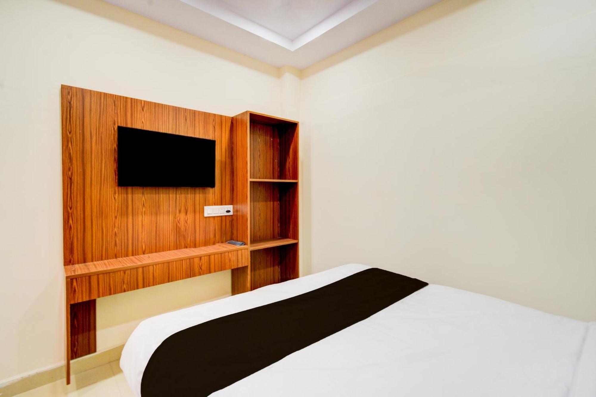 Hotel O D N Groups Sururnagar Ngoại thất bức ảnh